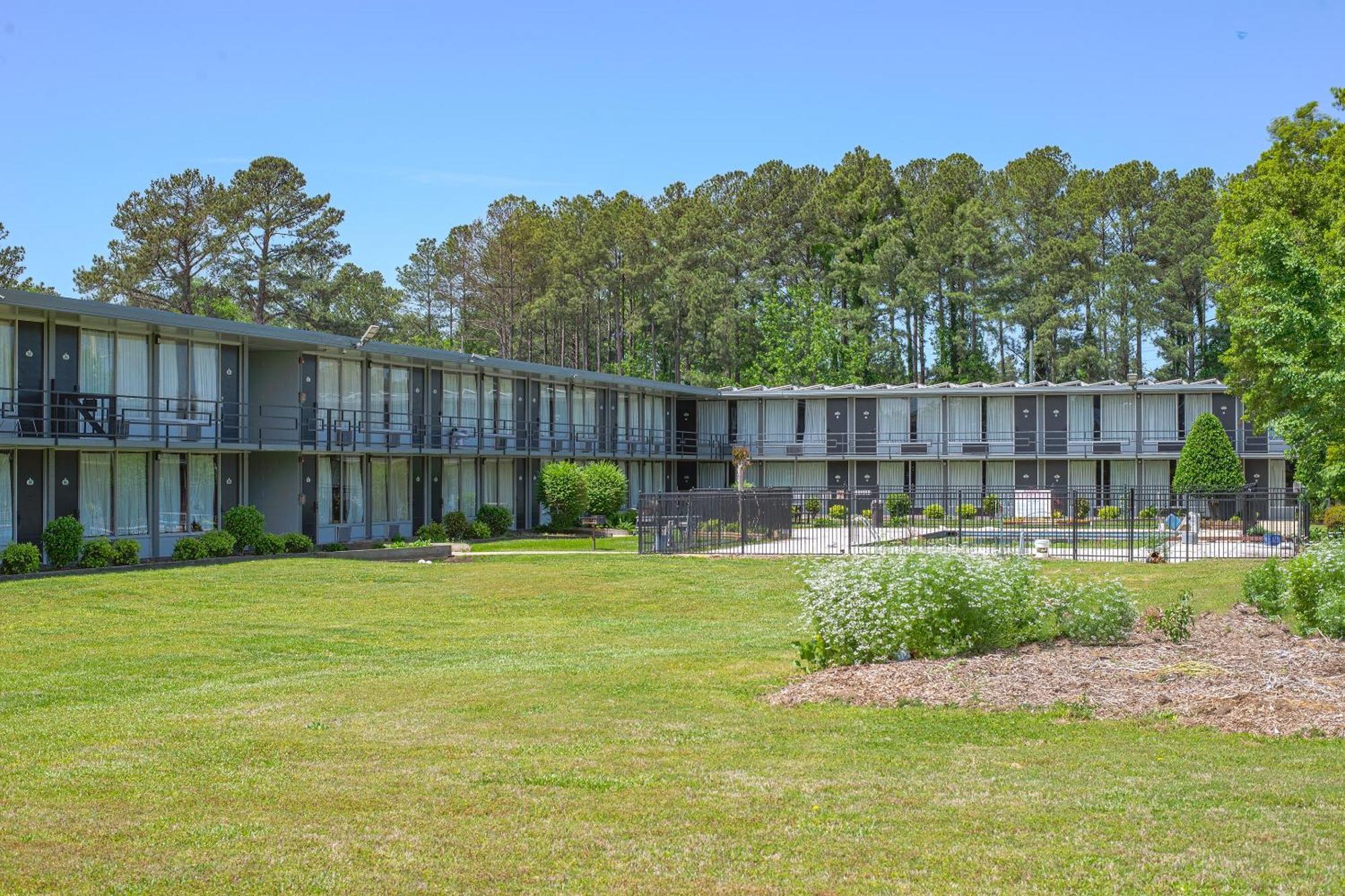 Masters Inn Selma Smithfield I-95 By Oyo 外观 照片